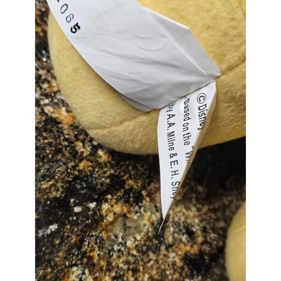 Gemmy stuffed large Winnie the Pooh Xmas 25" decor mistletoe plush door greeter - Picture 8 of 8